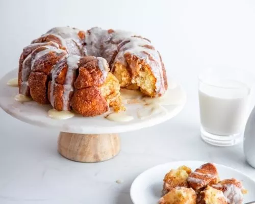 cinnamon roll monkey bread with cream cheese icing and c&h light brown sugar